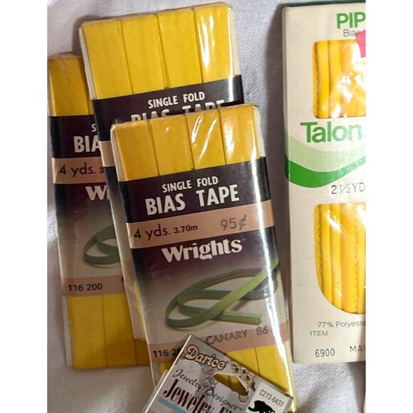 Sewing Craft Lot Supplies Bias Tape Piping Buttons Jewelry Vintage Seamstress - Picture 3 of 5